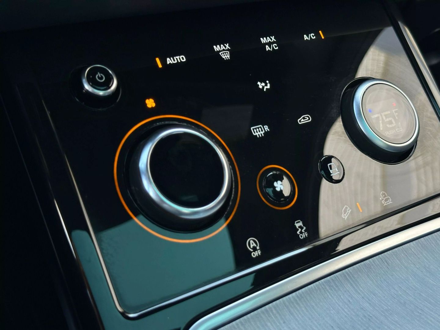 2020 Land Rover Range Rover Evoque - Image 43