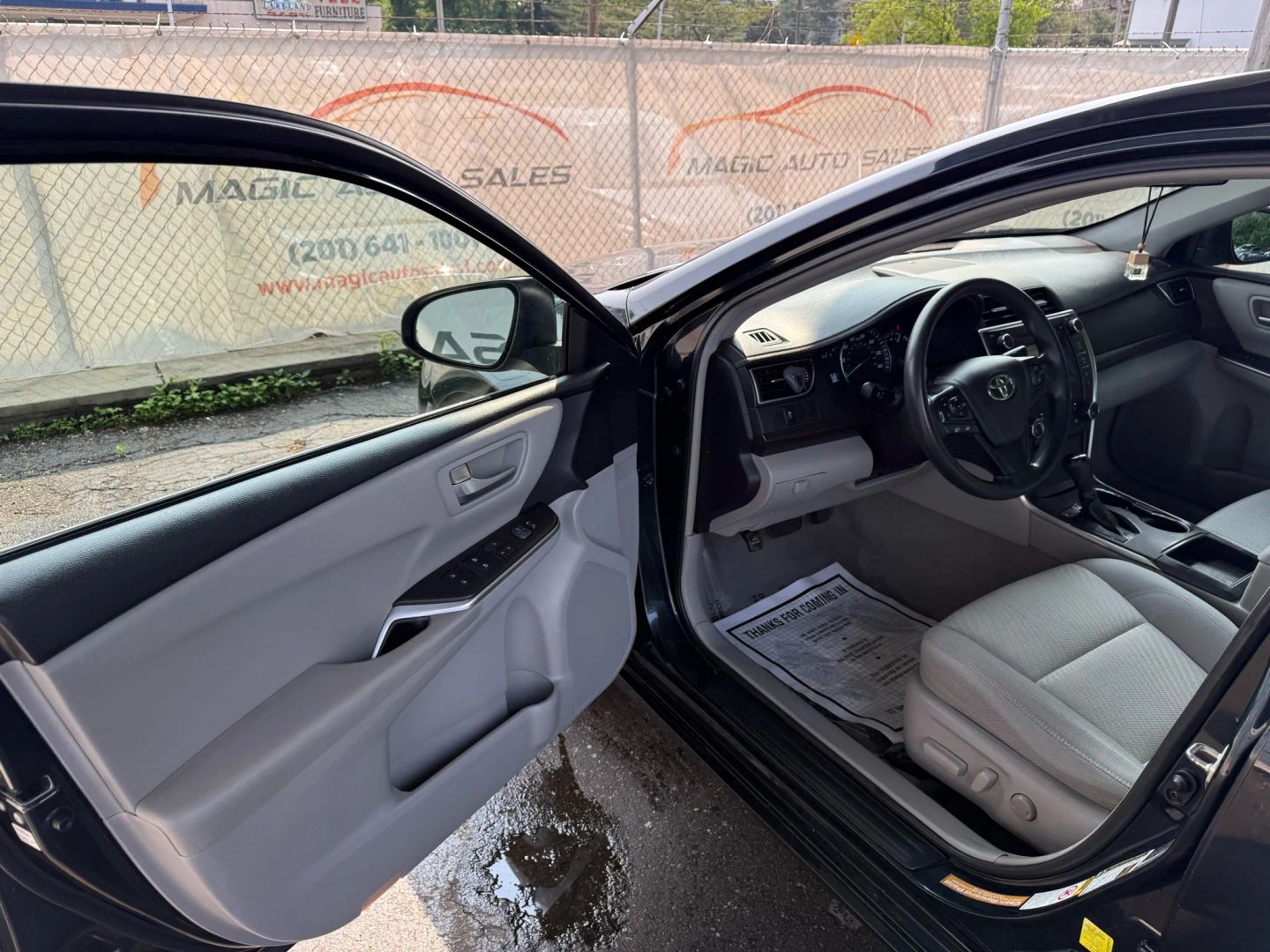 2015 Toyota Camry - Image 14