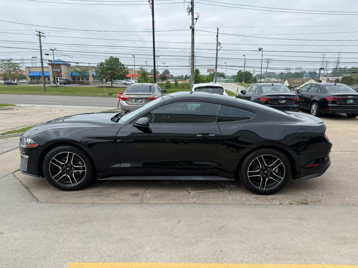 2019 Ford Mustang - Image 6