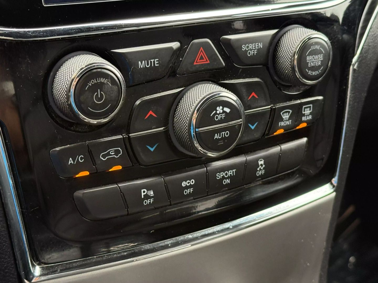 2019 Jeep Grand Cherokee - Image 45