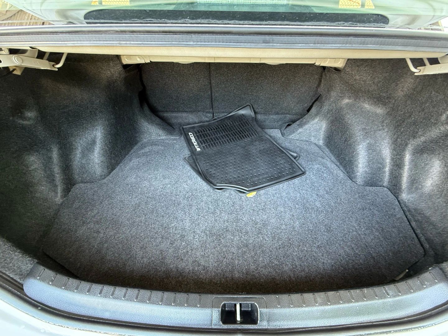 2018 Toyota Corolla - Image 20