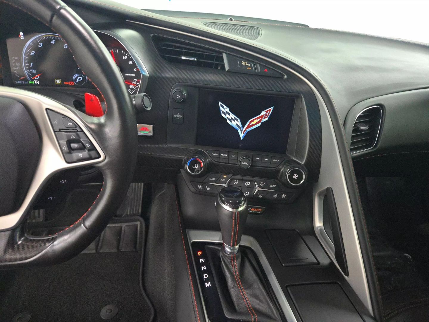 2019 Chevrolet Corvette - Image 13