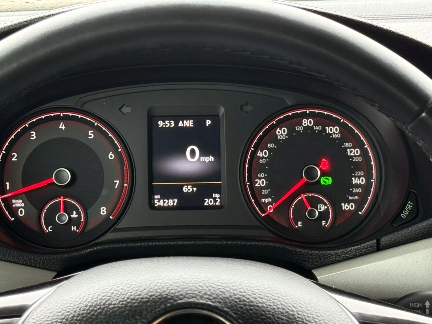 2021 Volkswagen Passat - Image 31