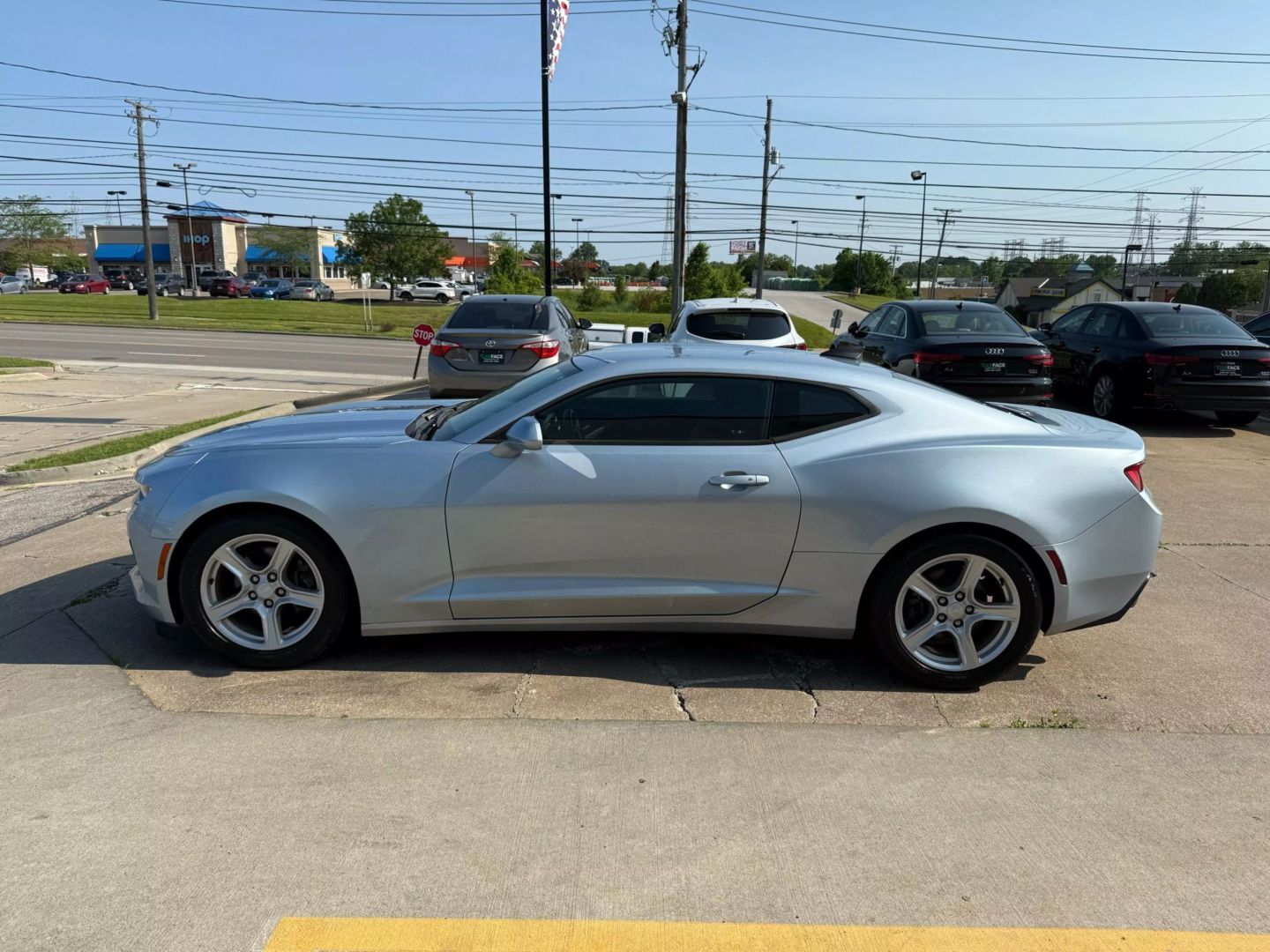 2017 Chevrolet Camaro - Image 6