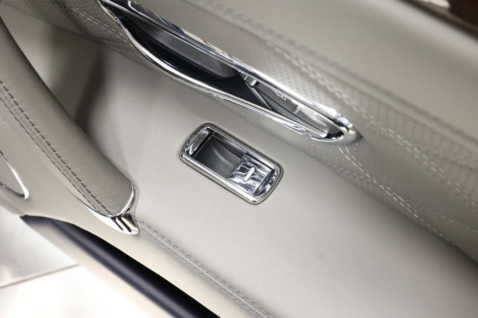 2016 Bentley Flying Spur - Image 85