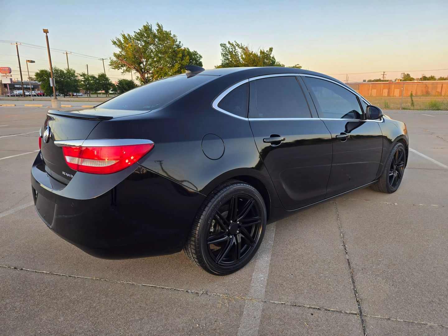 2017 Buick Verano - Image 4