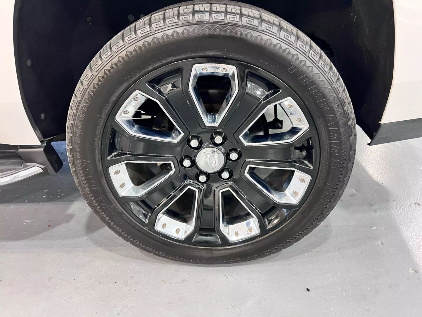 2019 Cadillac Escalade Luxury Sport Utility 4d - Image 12