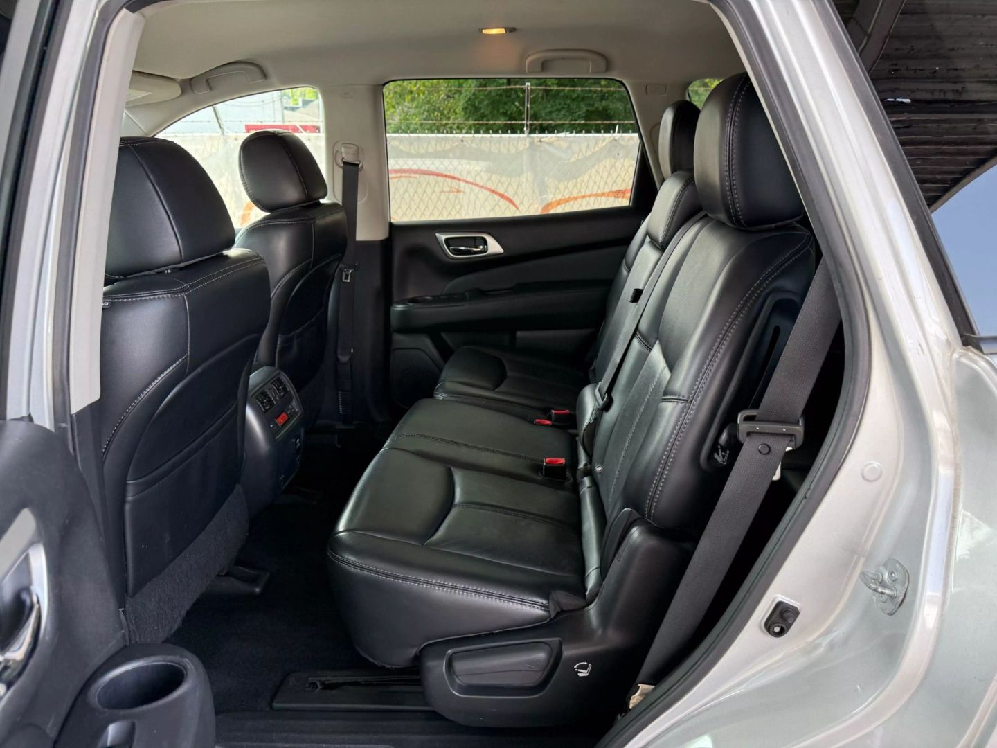 2017 Nissan Pathfinder - Image 18
