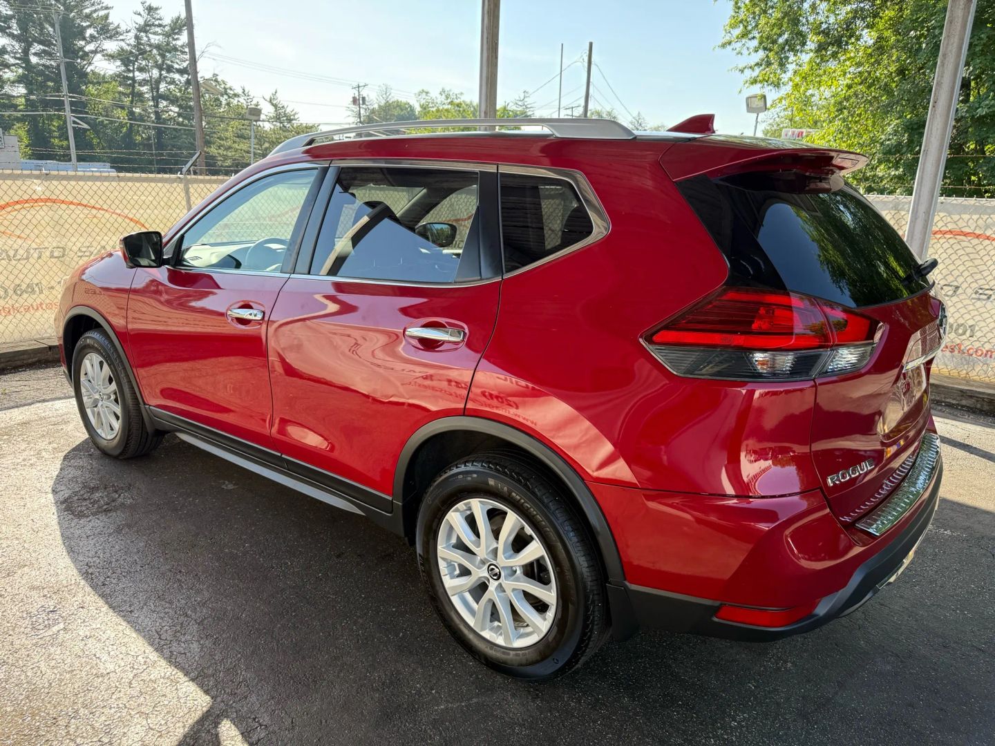 2017 Nissan Rogue - Image 13
