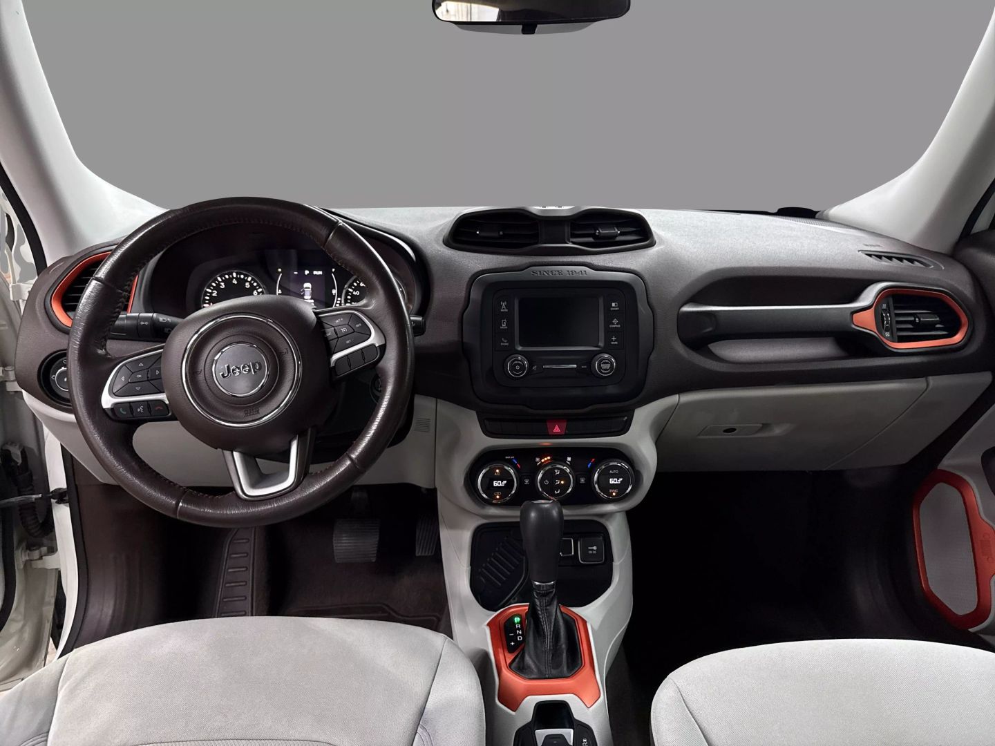 2015 Jeep Renegade - Image 38