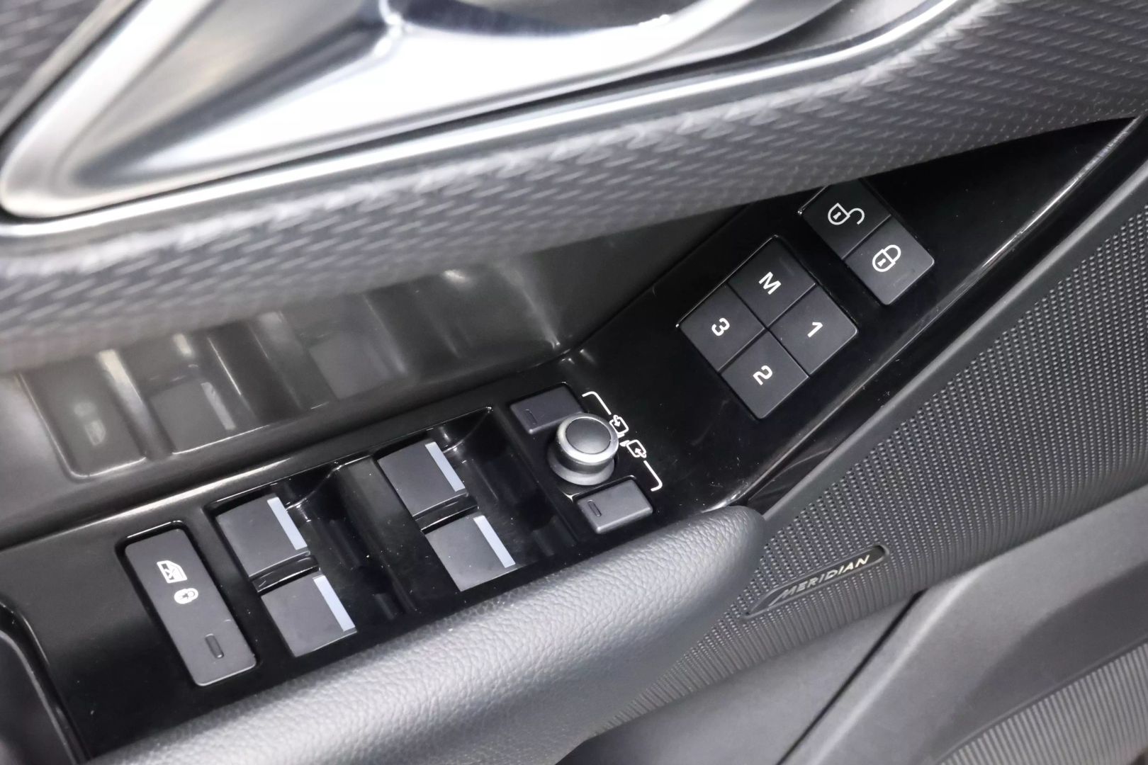 2019 Land Rover Range Rover Velar - Image 10