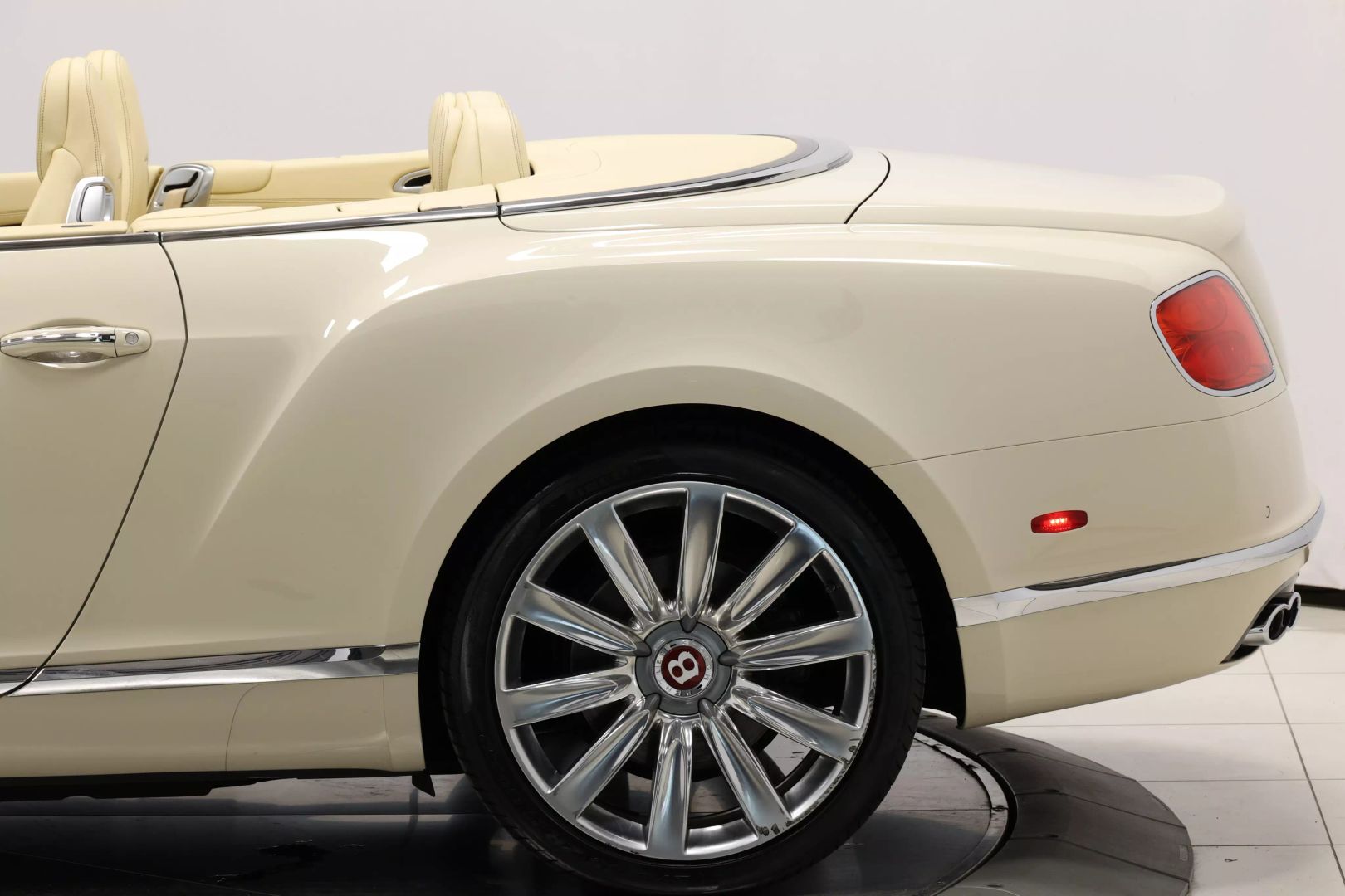 2016 Bentley Continental - Image 8