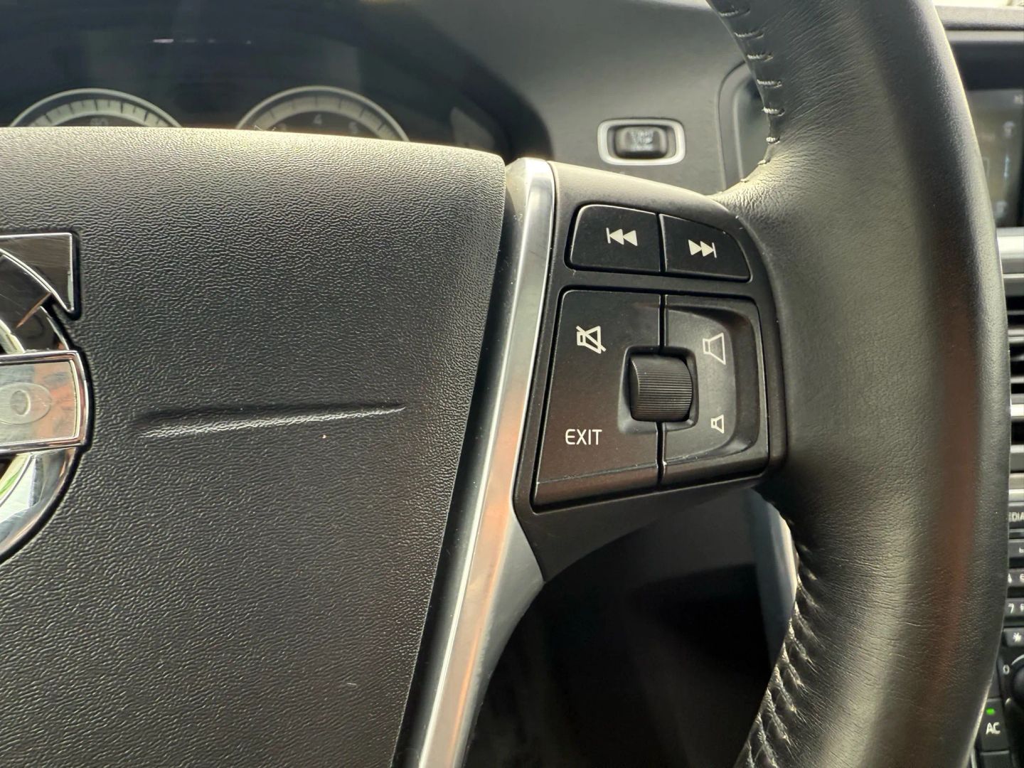 2013 Volvo S60 - Image 27
