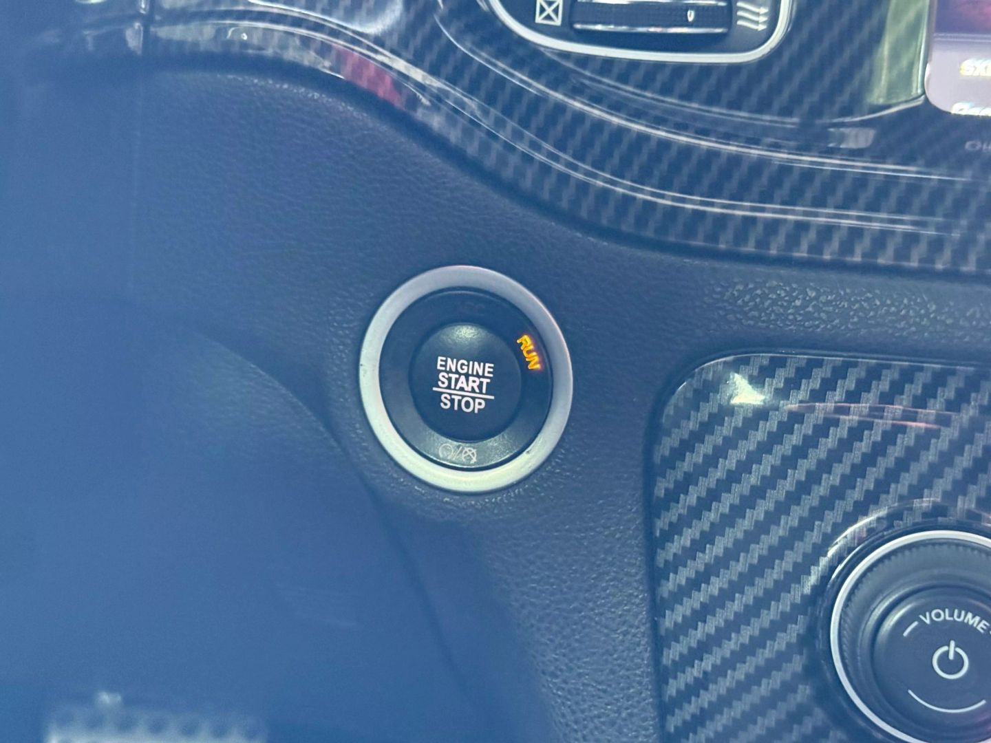 2019 Dodge Charger - Image 31