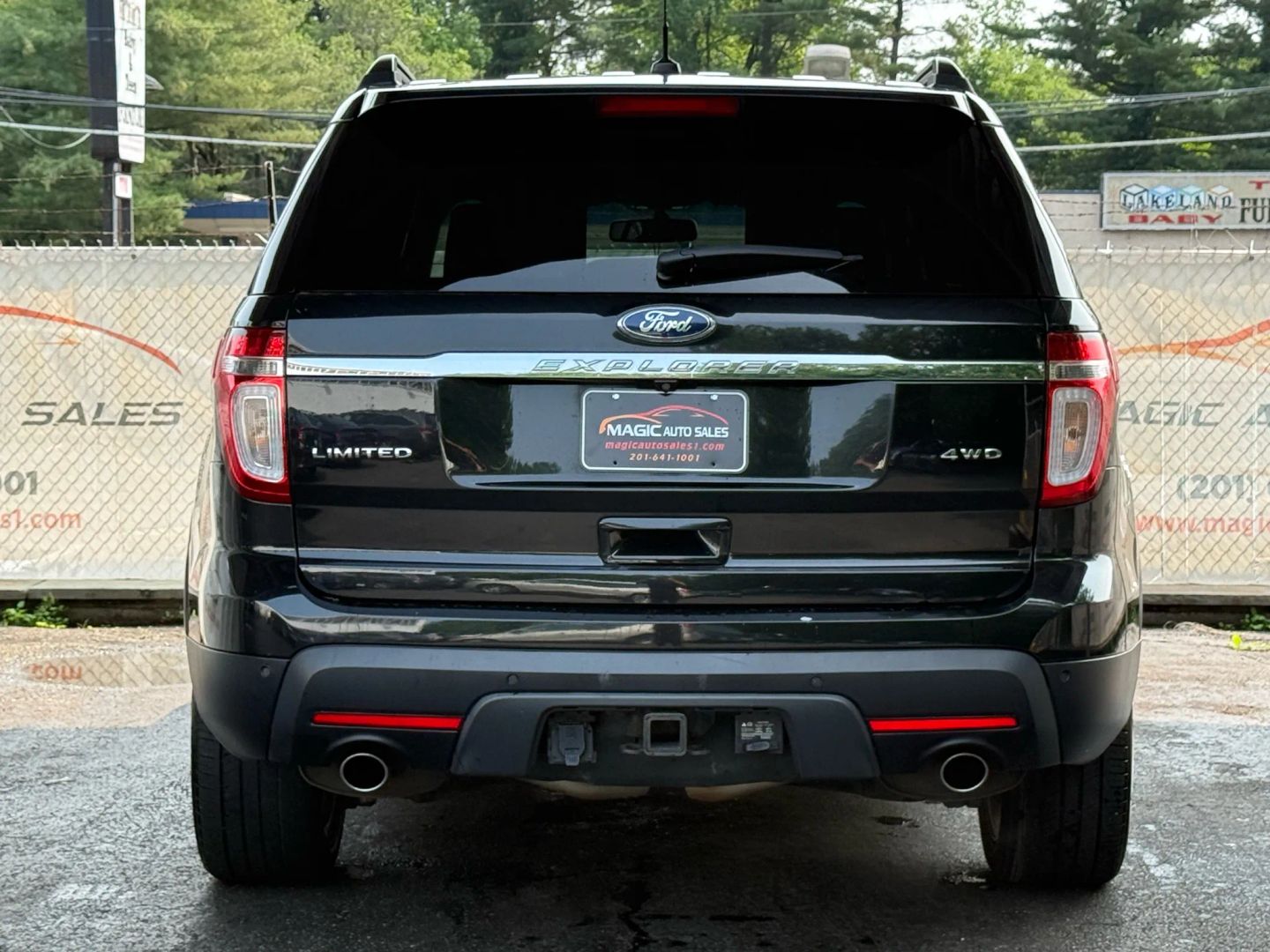 2015 Ford Explorer - Image 10