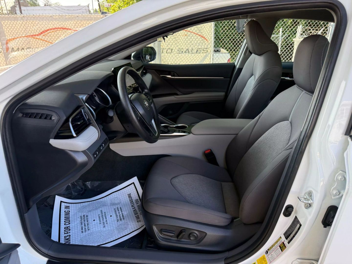 2022 Toyota Camry Hybrid - Image 15
