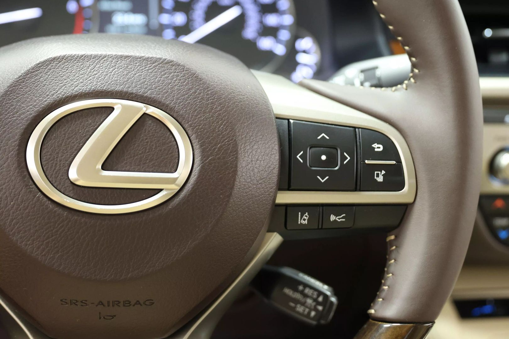2016 Lexus Es - Image 24