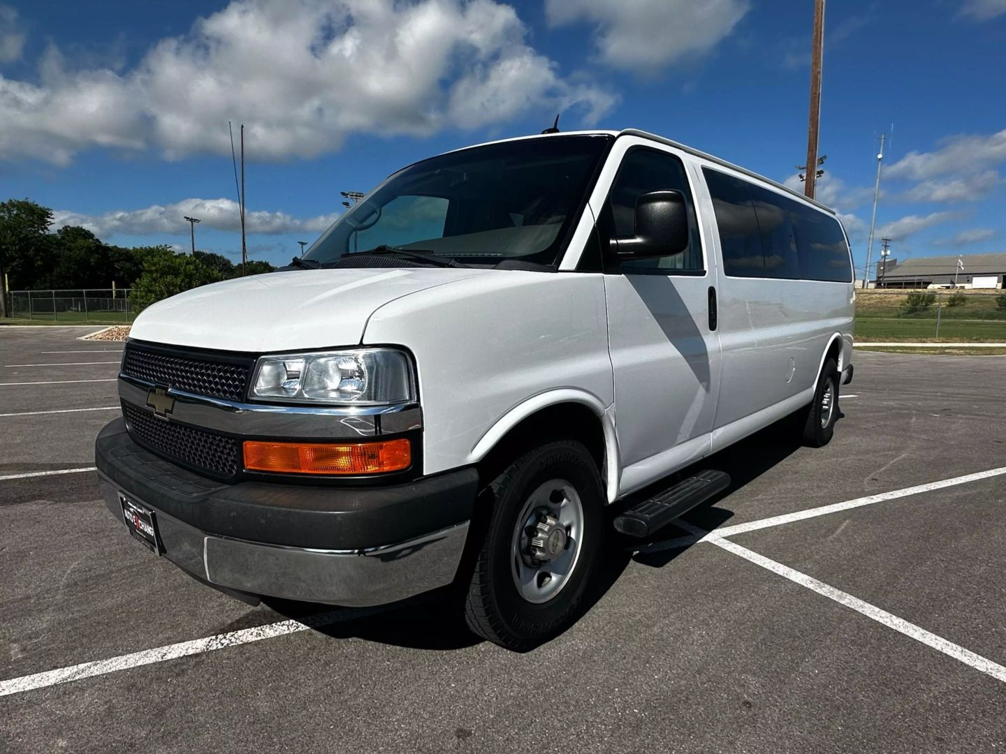 2014 Chevrolet Express 3500 Passenger - Image 15