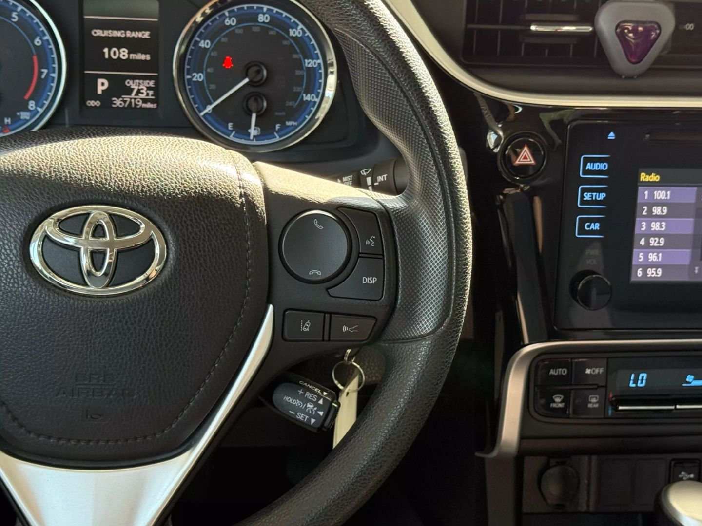 2018 Toyota Corolla - Image 32
