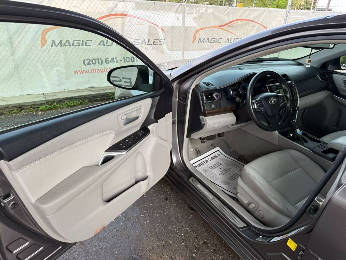 2016 Toyota Camry - Image 14