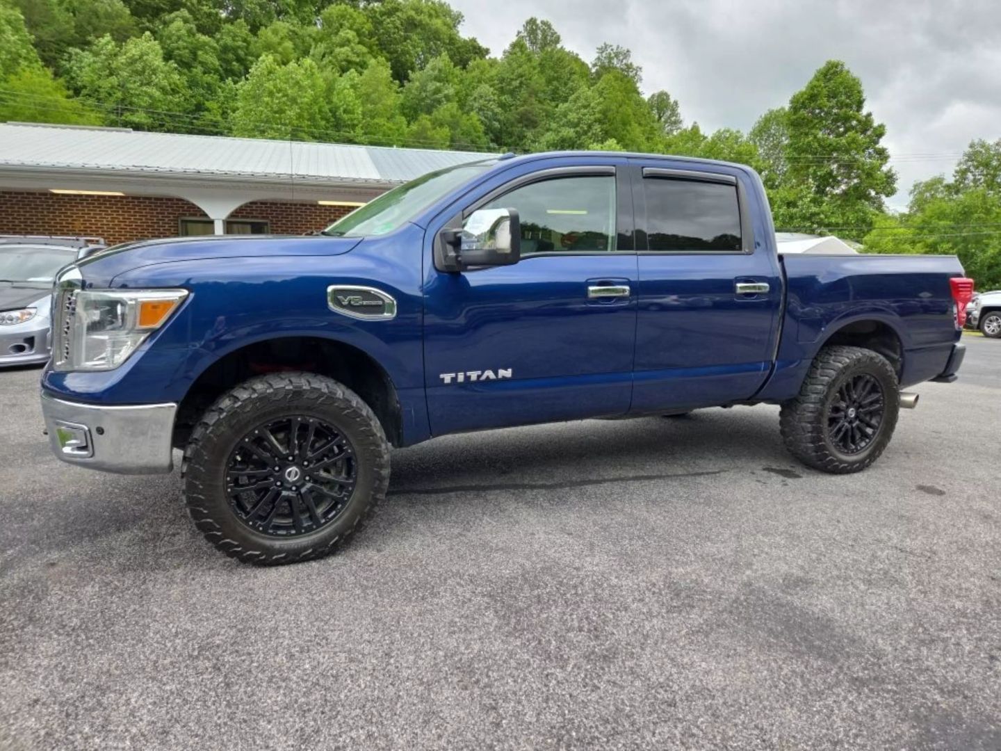 2017 Nissan Titan SL
