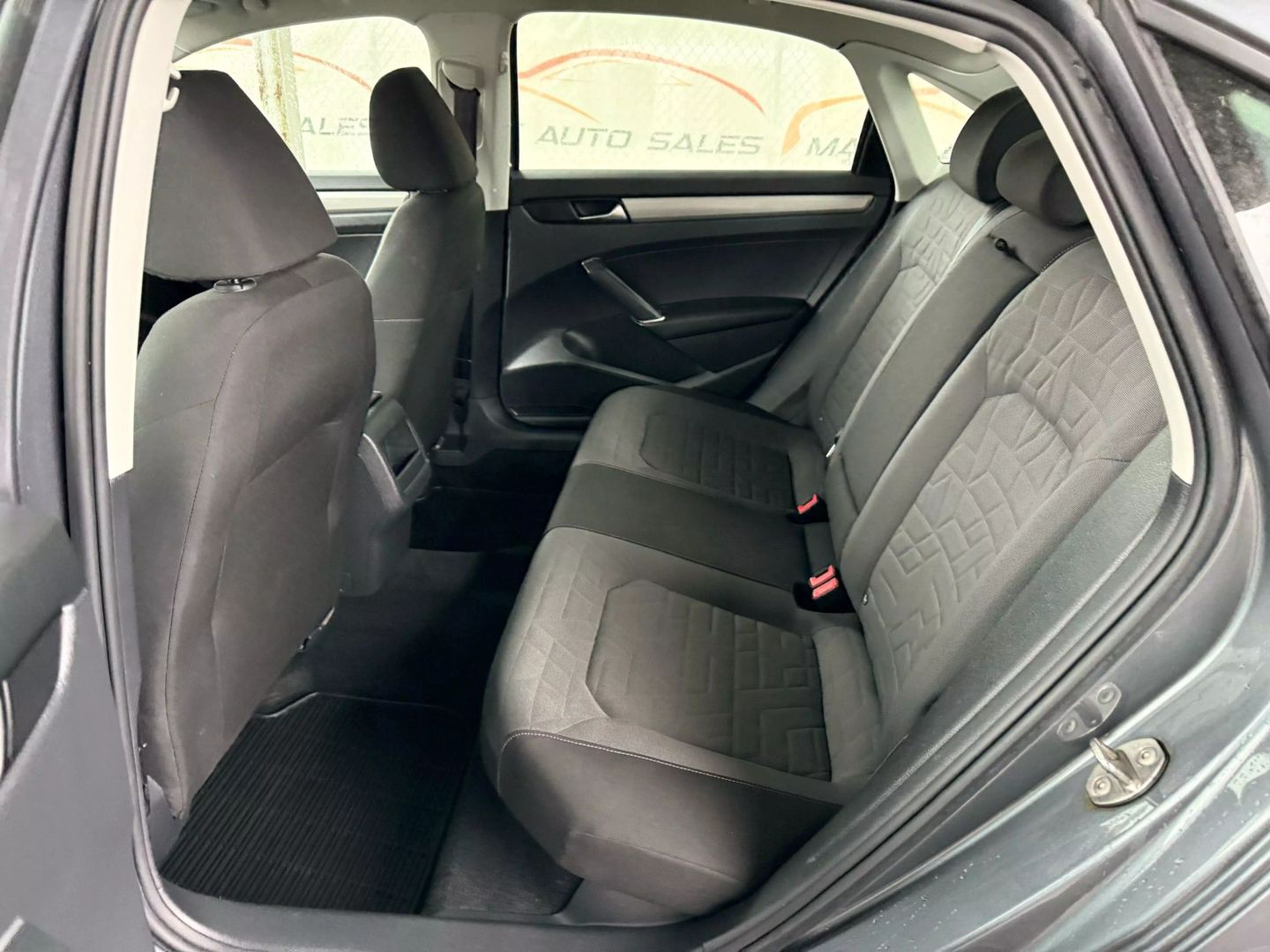 2021 Volkswagen Passat - Image 16