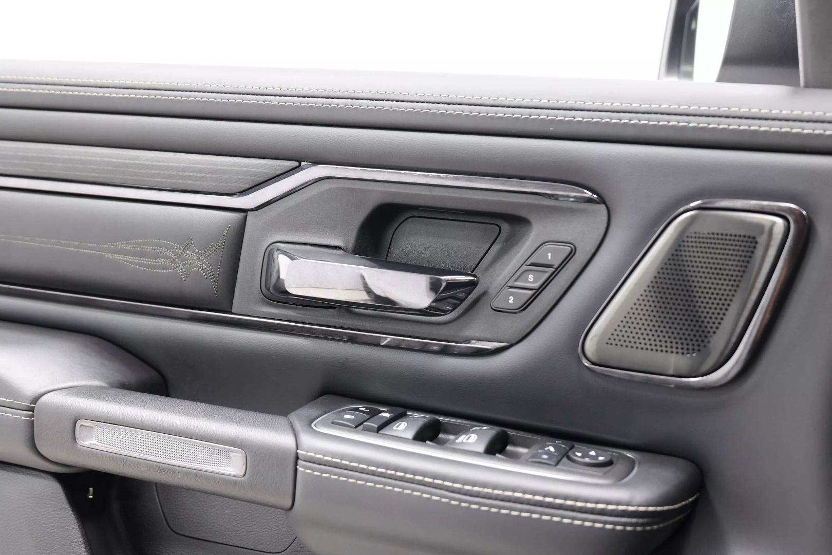 2023 Ram 1500 Crew Cab - Image 11