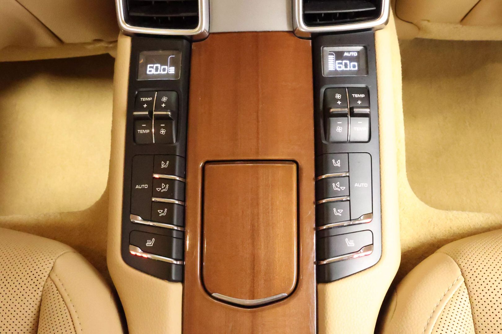 2014 Porsche Panamera - Image 92