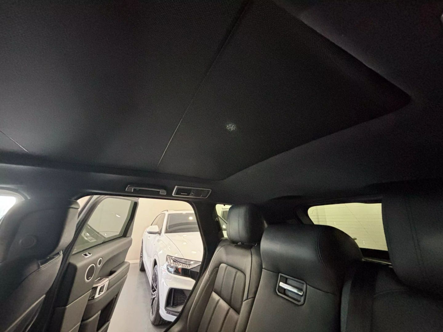 2020 Land Rover Range Rover Sport Hse Sport Utility 4d - Image 15