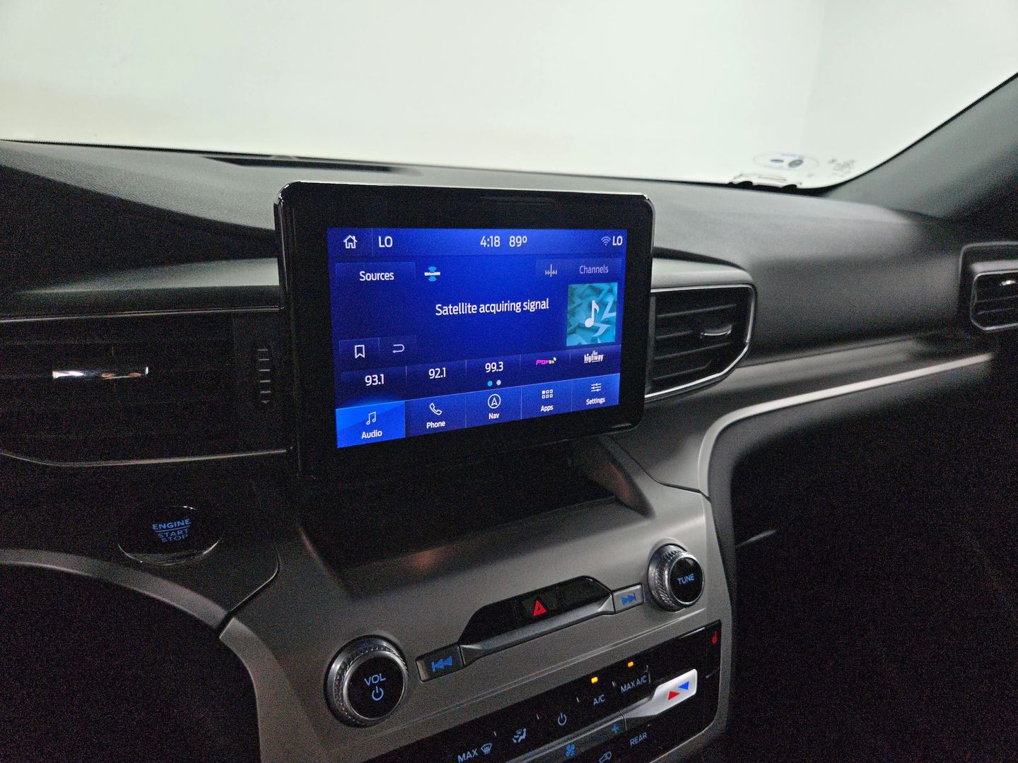 2022 Ford Explorer - Image 23