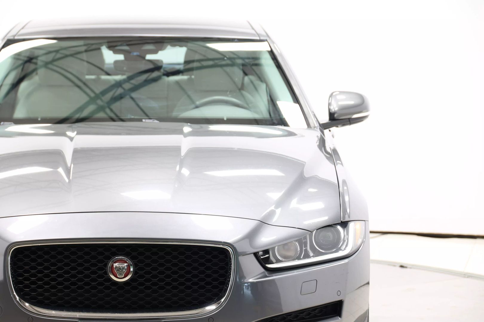 2019 Jaguar Xe - Image 95