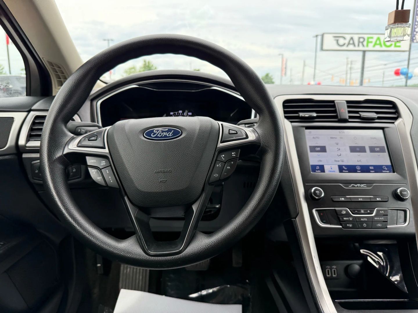 2020 Ford Fusion - Image 27