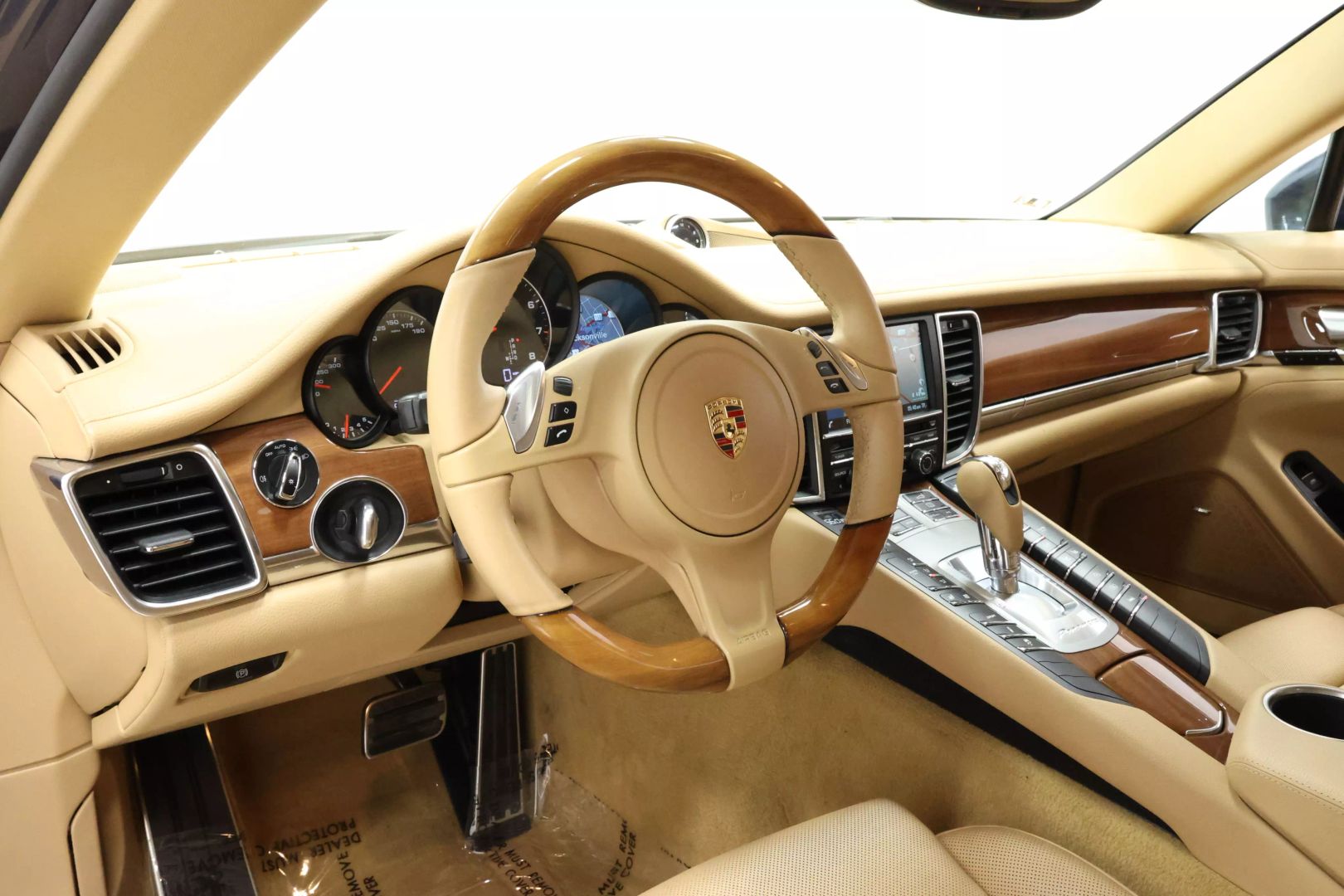 2014 Porsche Panamera - Image 2