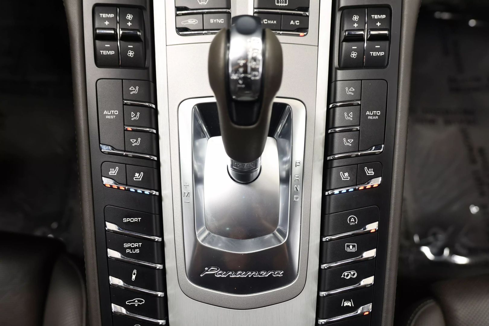 2014 Porsche Panamera - Image 42