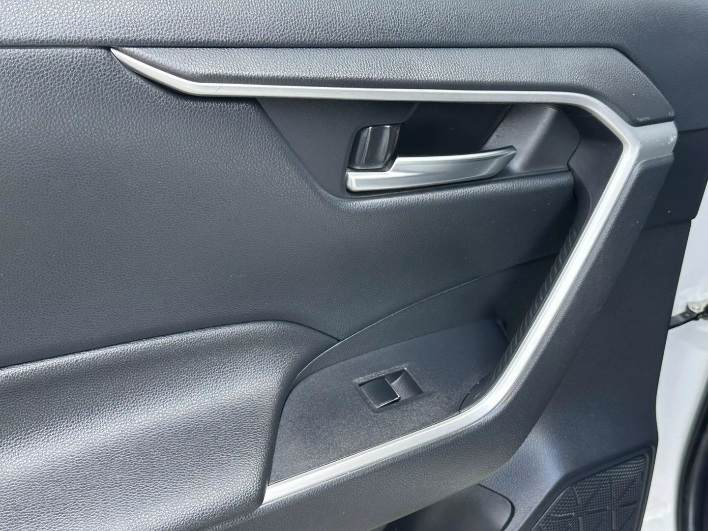 2019 Toyota Rav4 - Image 14