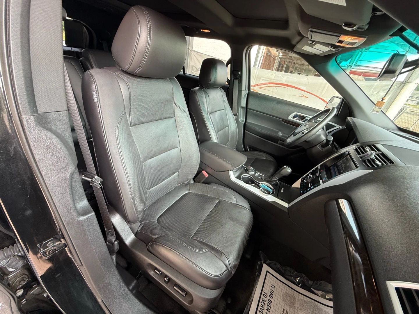 2015 Ford Explorer - Image 27