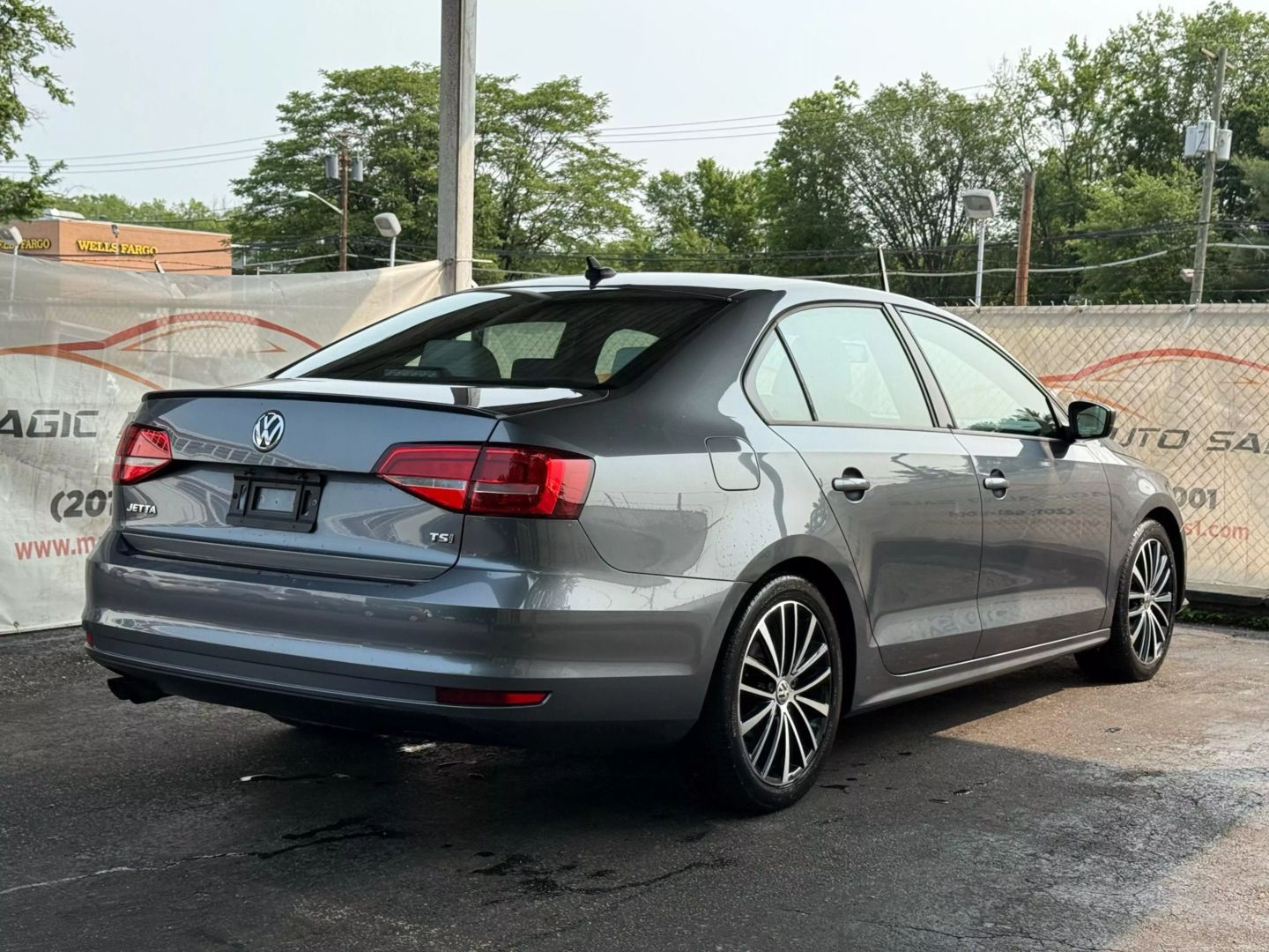 2015 Volkswagen Jetta - Image 11