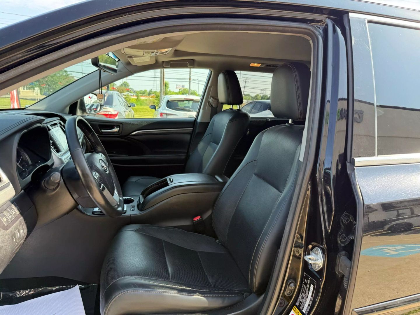 2018 Toyota Highlander - Image 19