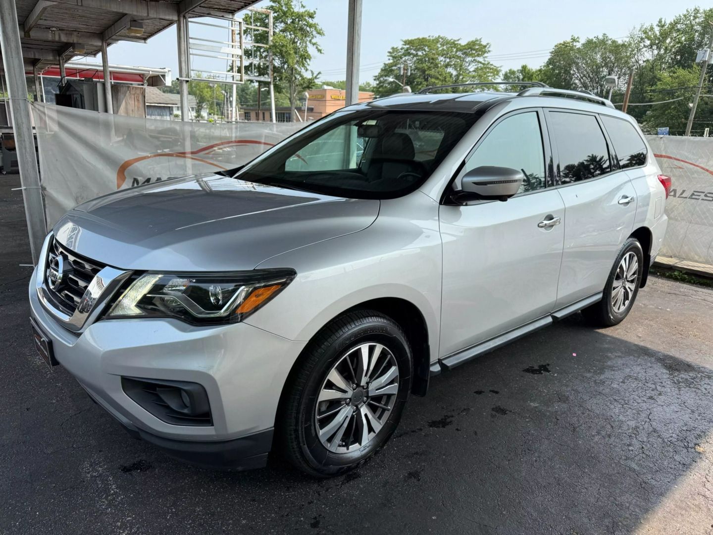 2017 Nissan Pathfinder - Image 8