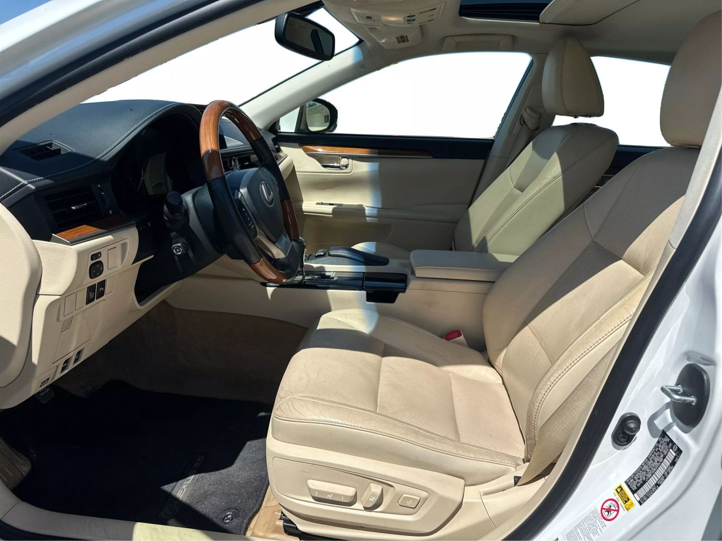 2013 LEXUS ES SEDAN 4-CYL, HYBRID, 2.5 LITER ES 300H SEDAN 4D