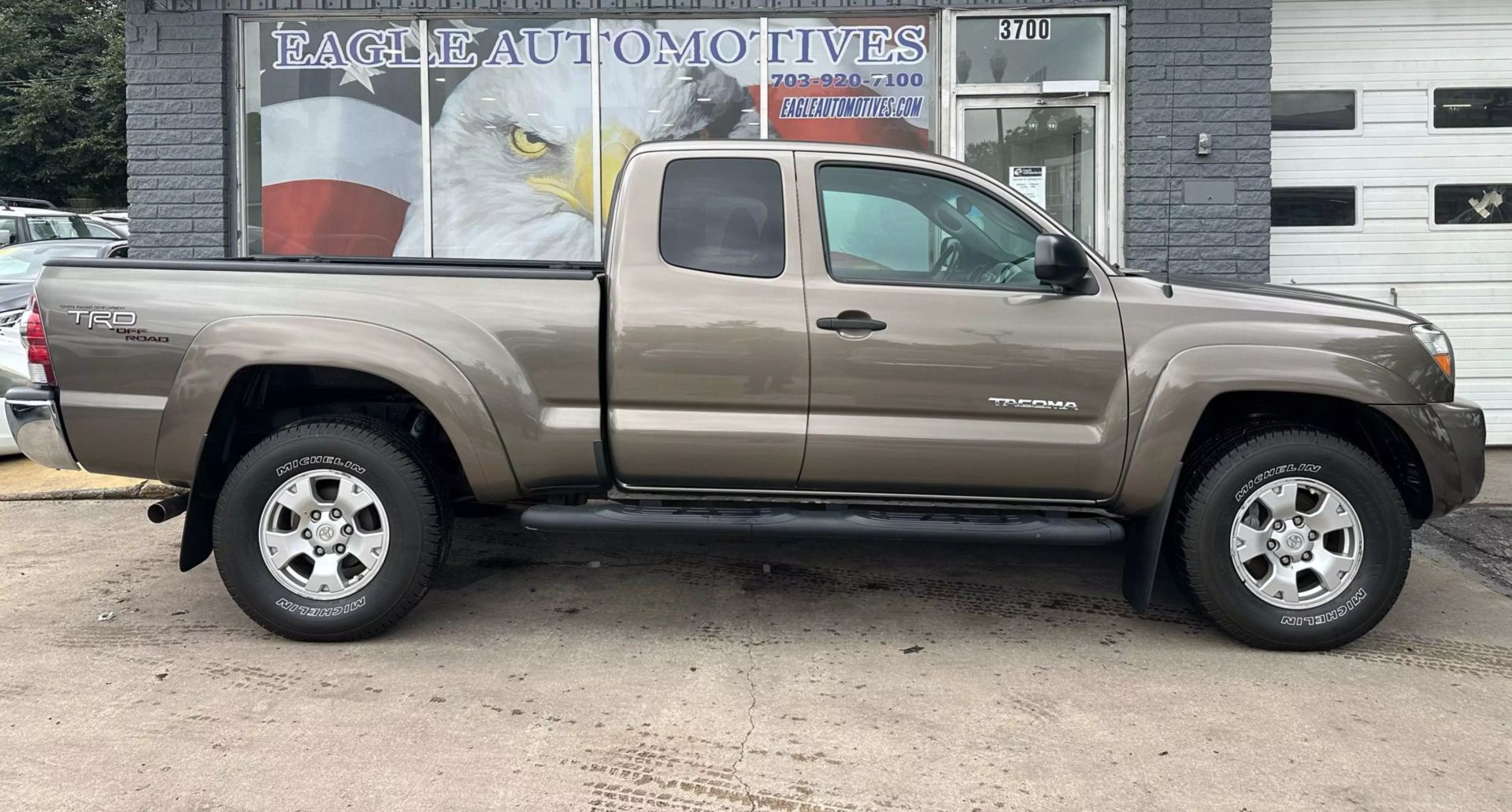 Used 2011 Toyota Tacoma Base with VIN 5TFUU4EN9BX021831 for sale in Arlington, VA