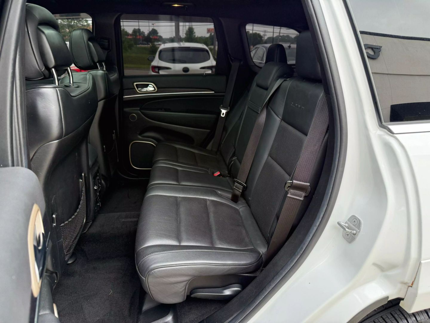 2014 Jeep Grand Cherokee - Image 22