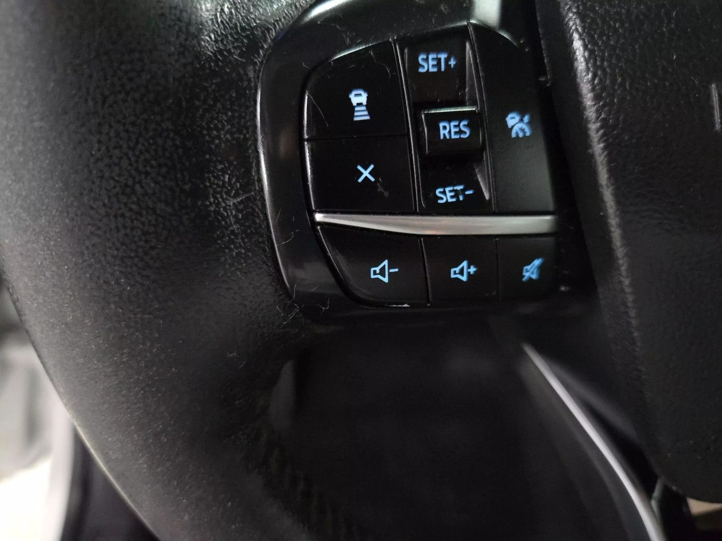 2020 Ford Escape - Image 29