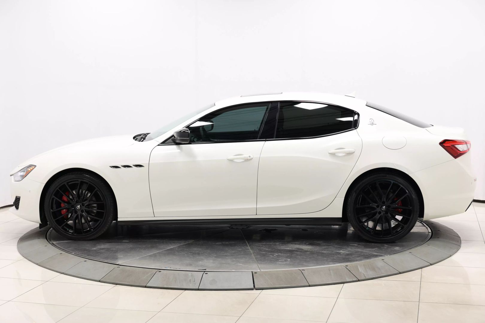 2020 Maserati Ghibli - Image 6
