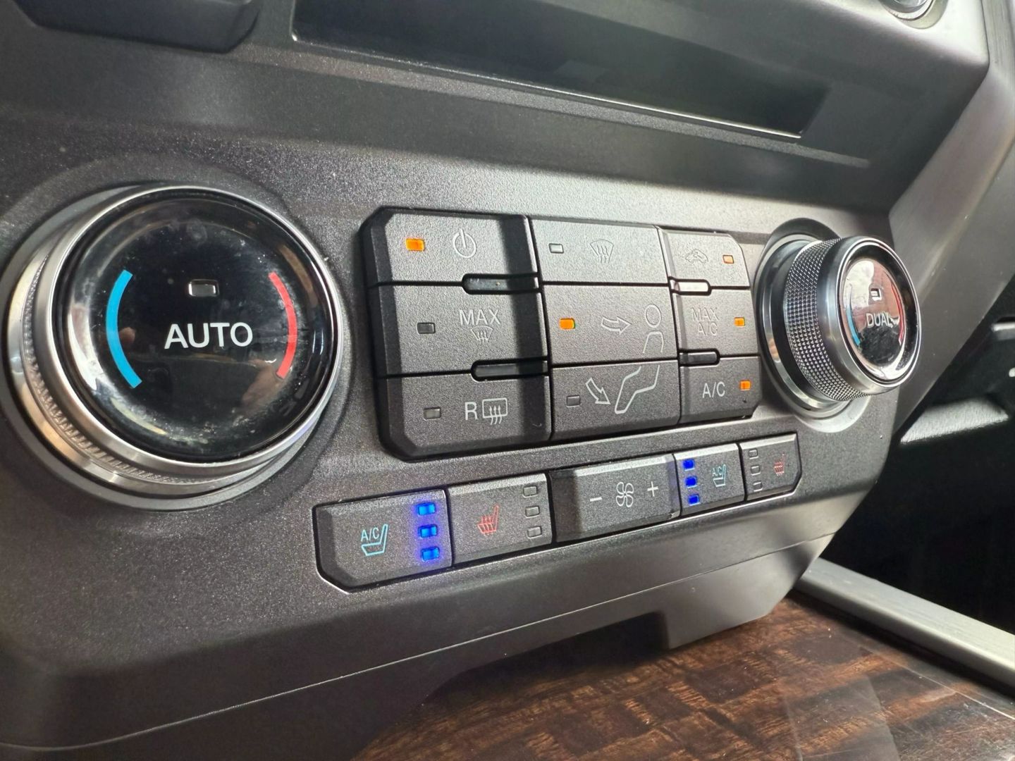 2017 Ford F250 Super Duty Crew Cab - Image 17