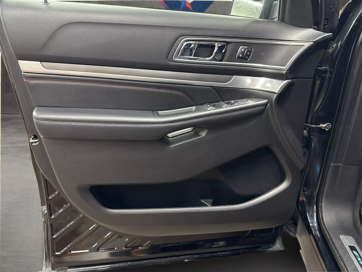 2016 Ford Explorer - Image 42
