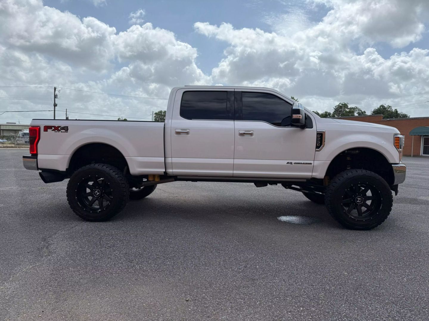 2018 Ford F250 Super Duty Crew Cab - Image 8