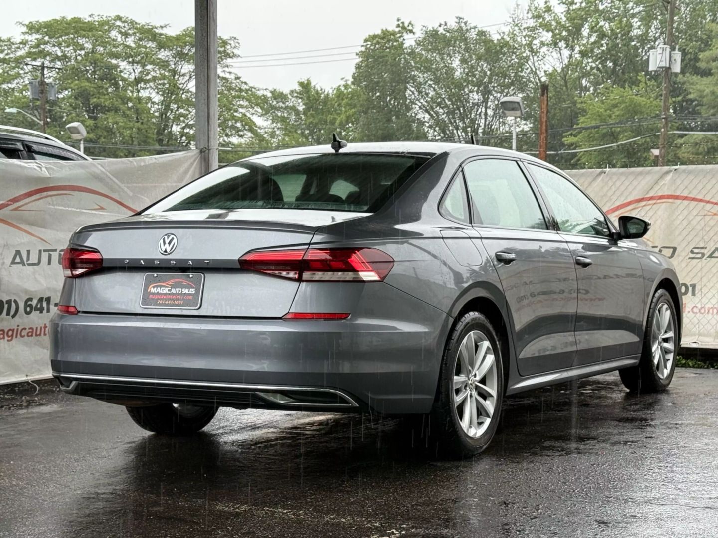 2021 Volkswagen Passat - Image 9