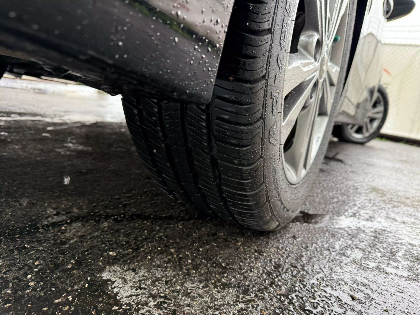 2018 Hyundai Elantra - Image 42