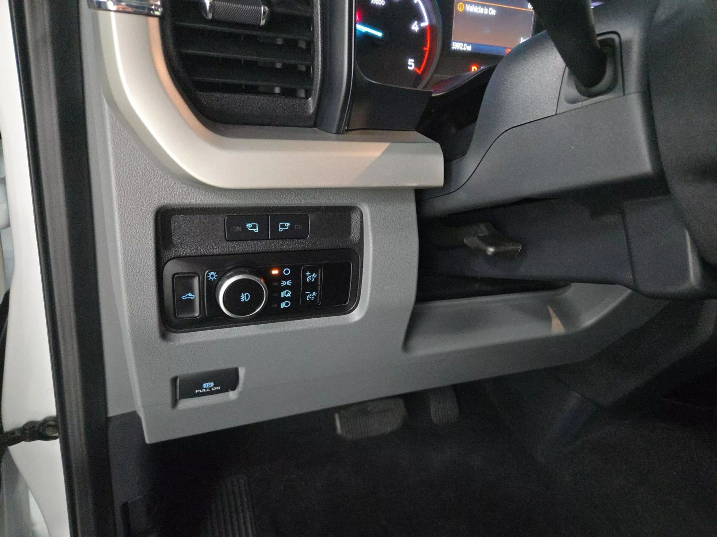 2023 Ford F350 Super Duty Crew Cab - Image 19